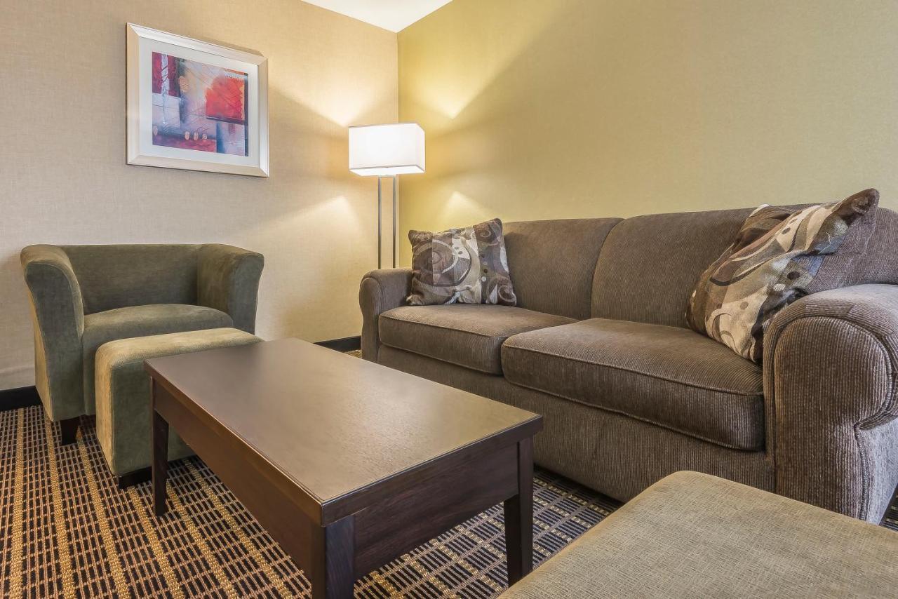 Quality Inn & Suites Downtown Windsor Zewnętrze zdjęcie