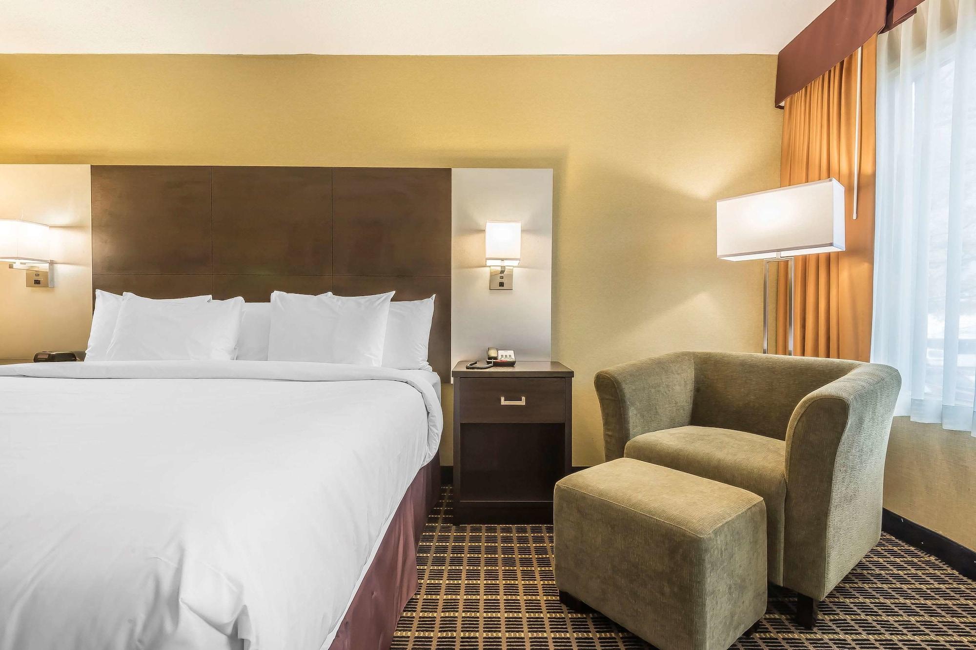Quality Inn & Suites Downtown Windsor Zewnętrze zdjęcie