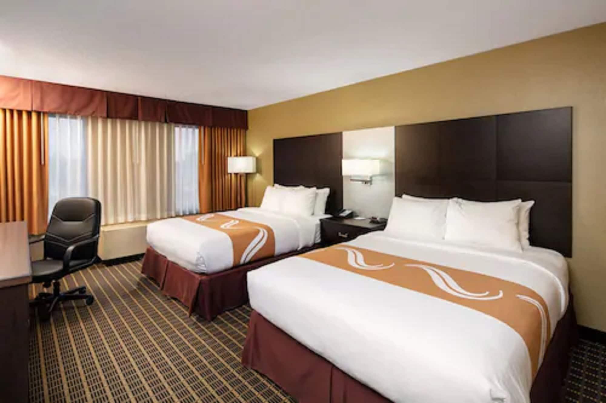 Quality Inn & Suites Downtown Windsor Zewnętrze zdjęcie