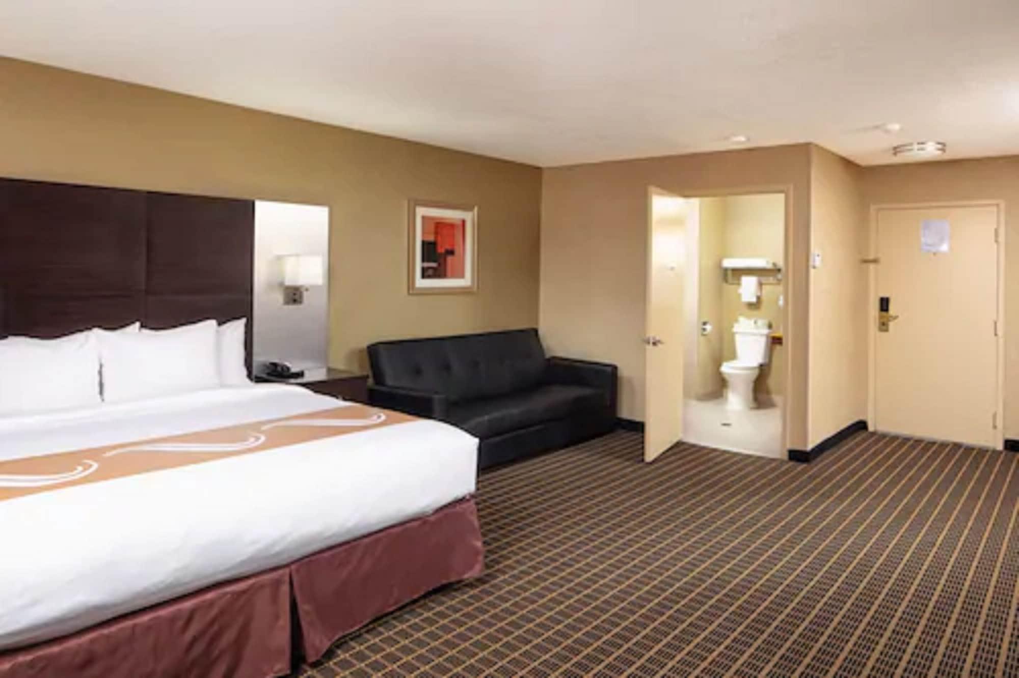 Quality Inn & Suites Downtown Windsor Zewnętrze zdjęcie