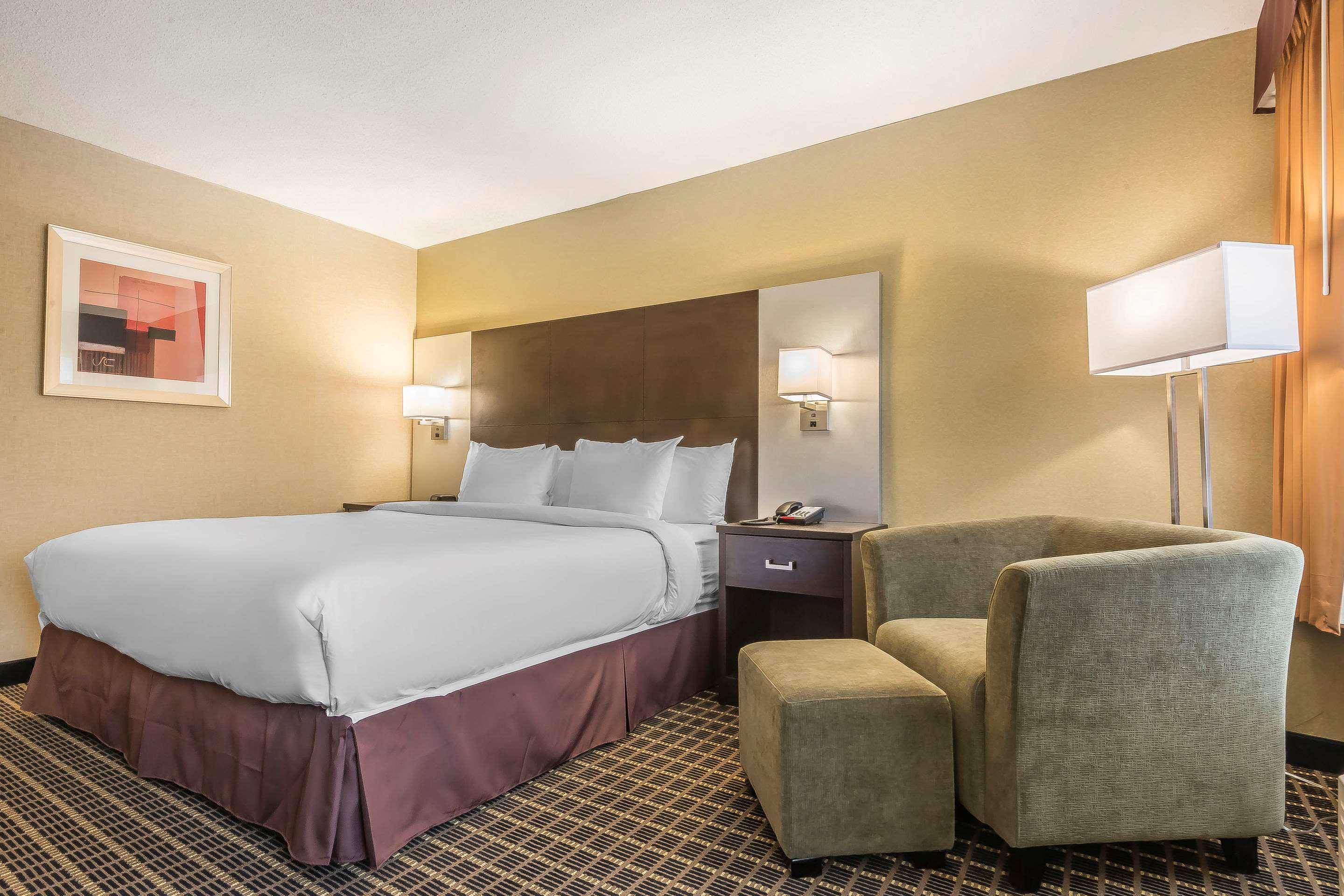 Quality Inn & Suites Downtown Windsor Zewnętrze zdjęcie