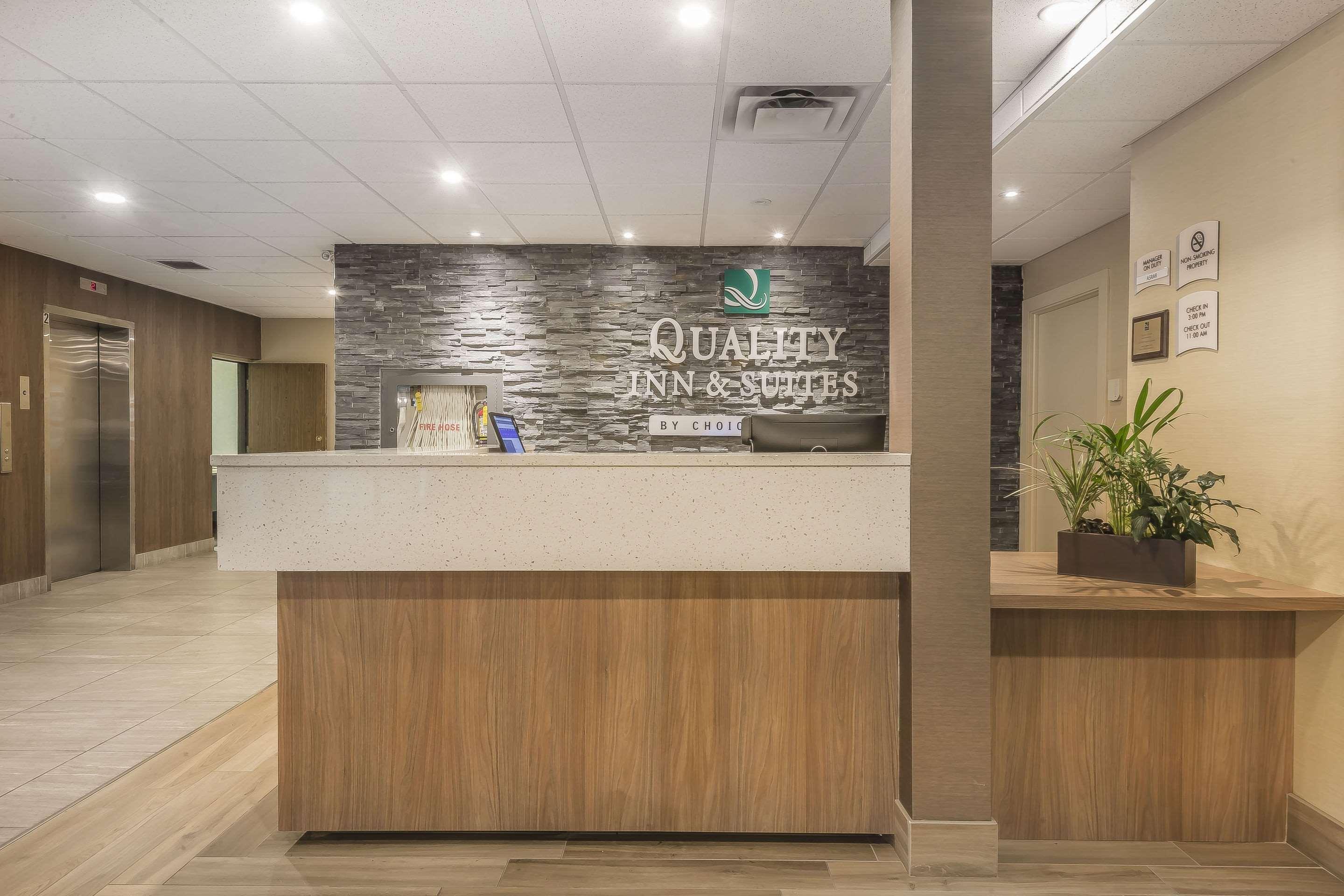 Quality Inn & Suites Downtown Windsor Zewnętrze zdjęcie