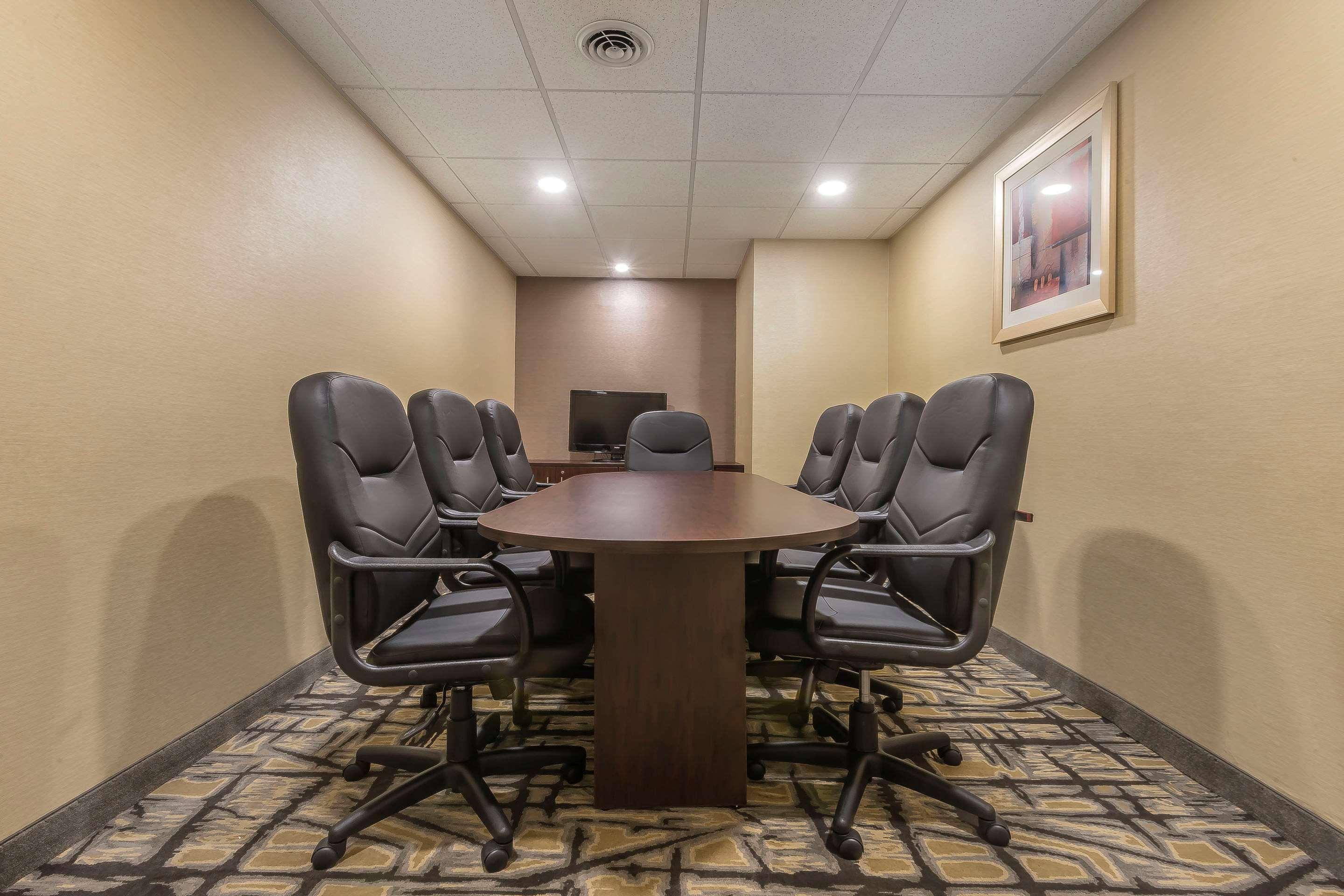 Quality Inn & Suites Downtown Windsor Zewnętrze zdjęcie