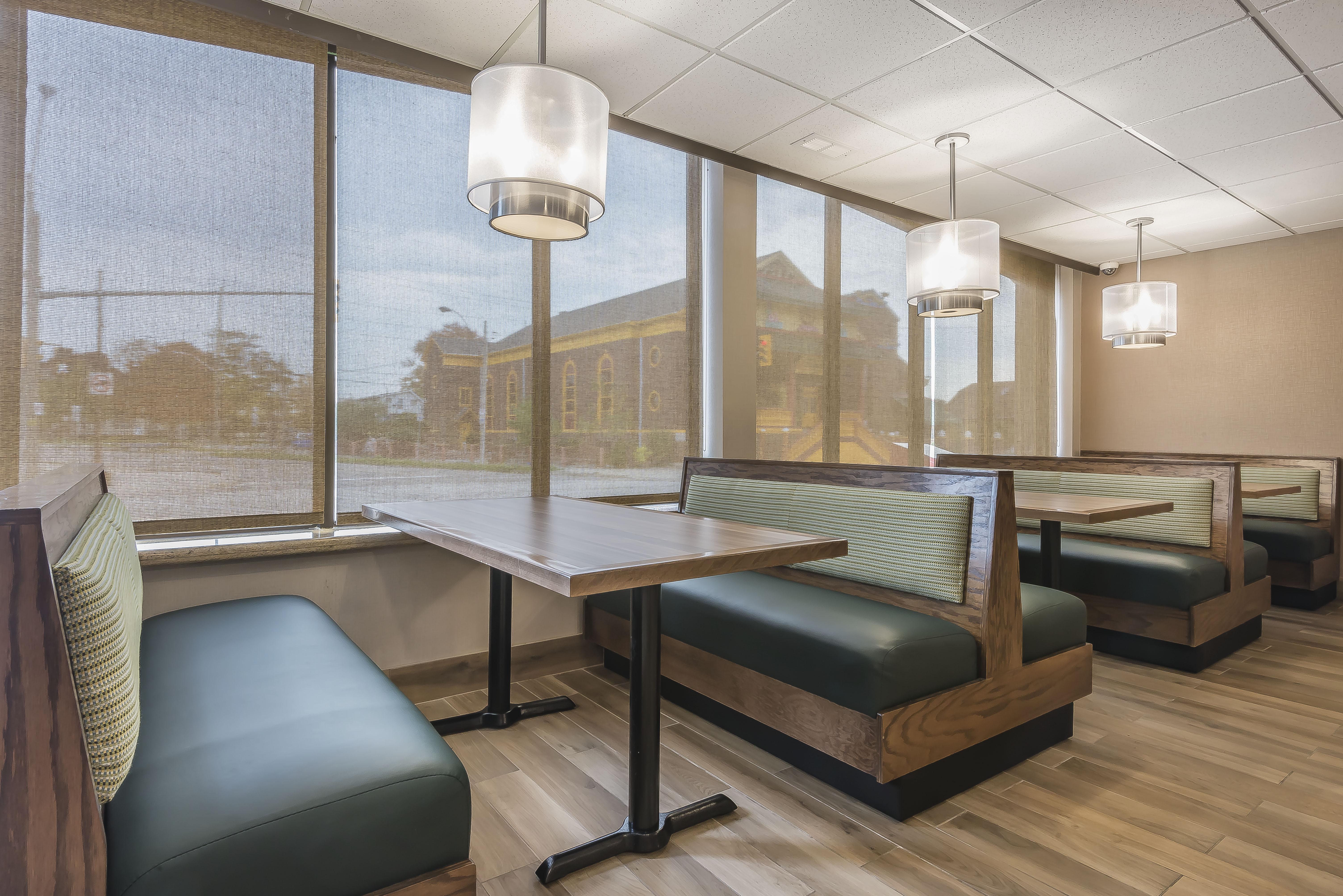Quality Inn & Suites Downtown Windsor Zewnętrze zdjęcie