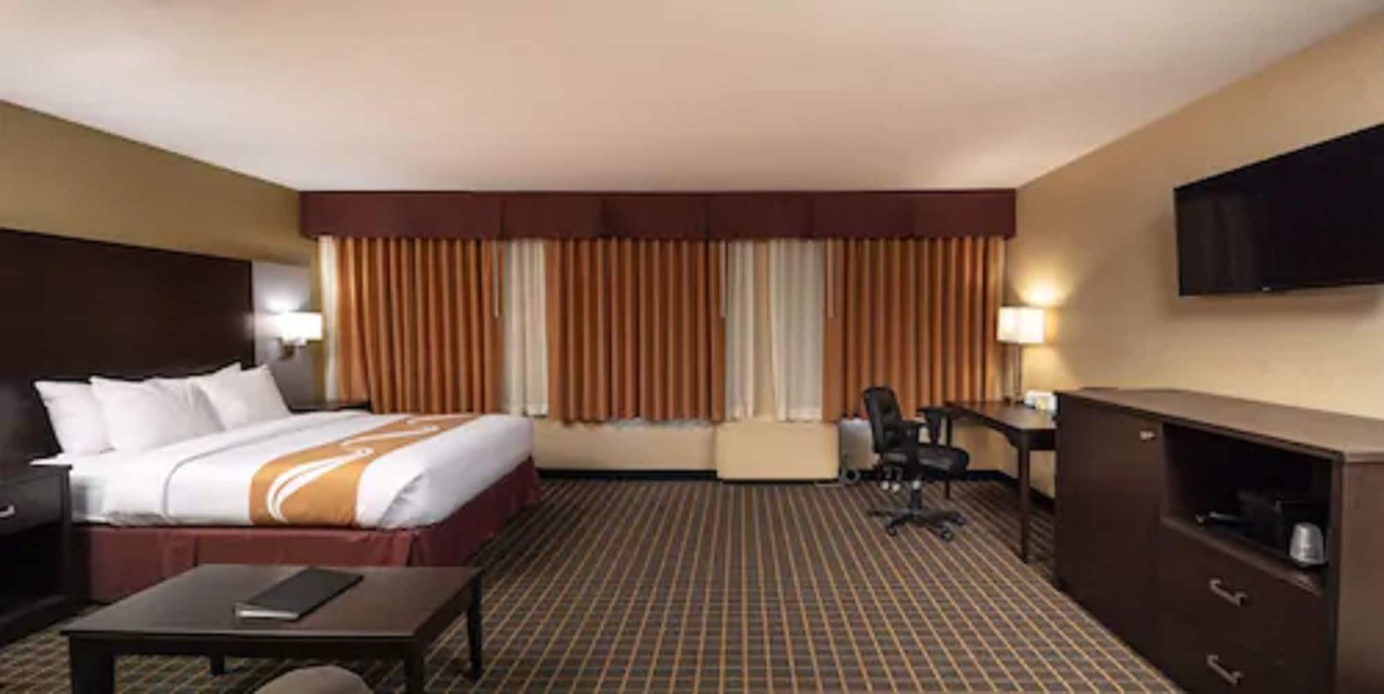 Quality Inn & Suites Downtown Windsor Zewnętrze zdjęcie