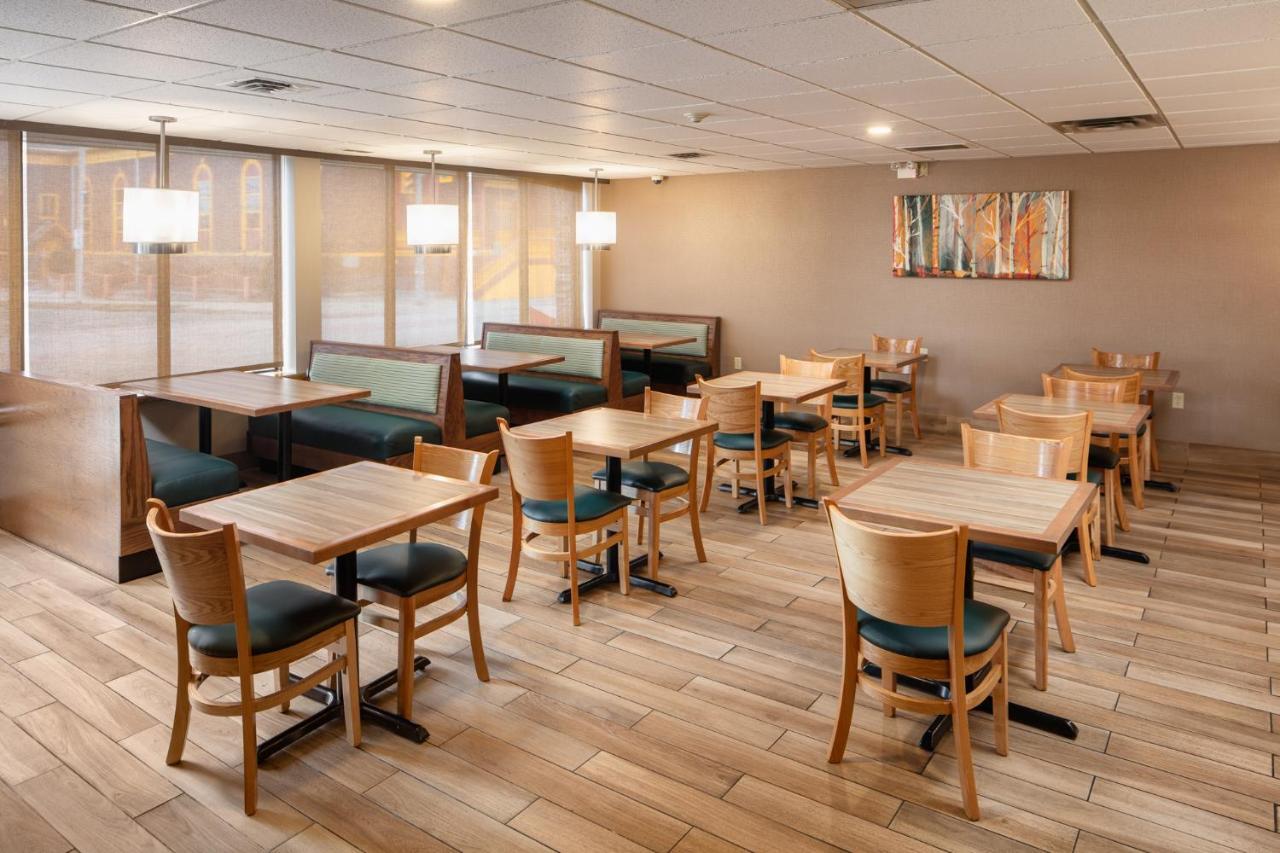 Quality Inn & Suites Downtown Windsor Zewnętrze zdjęcie