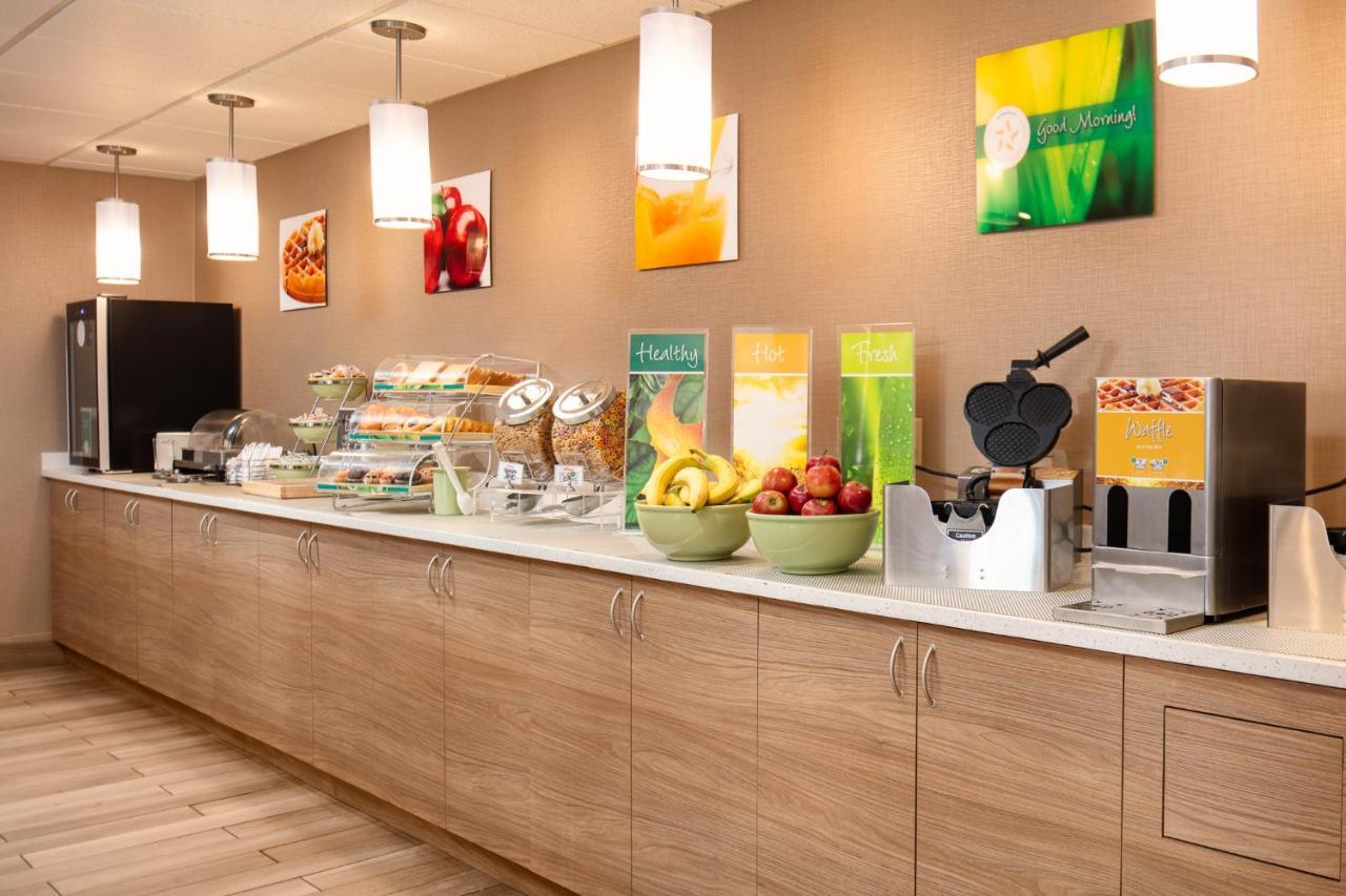 Quality Inn & Suites Downtown Windsor Zewnętrze zdjęcie